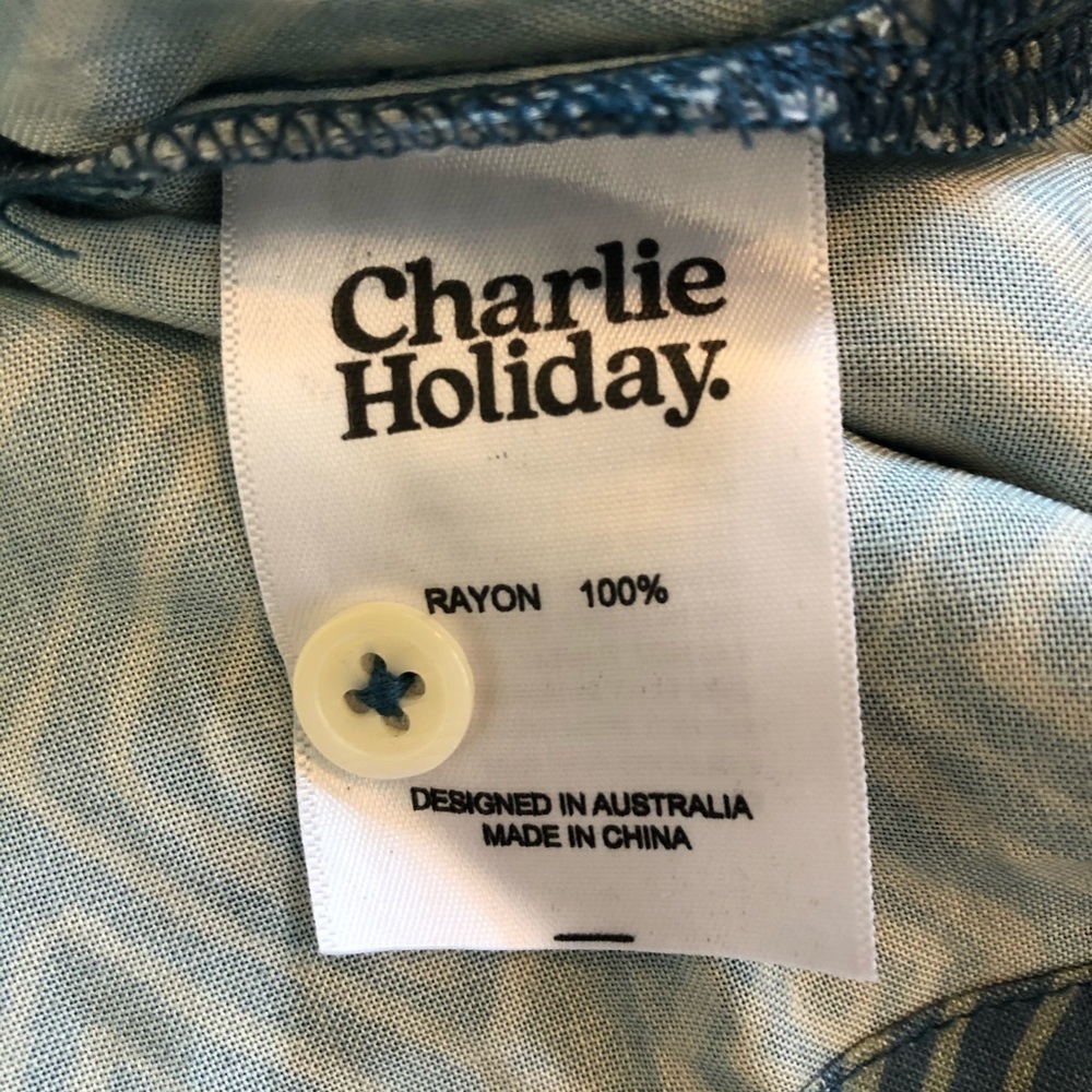 Charlie Holiday Patterned Button-Up Shirt | M​​ - Picture 3 of 4